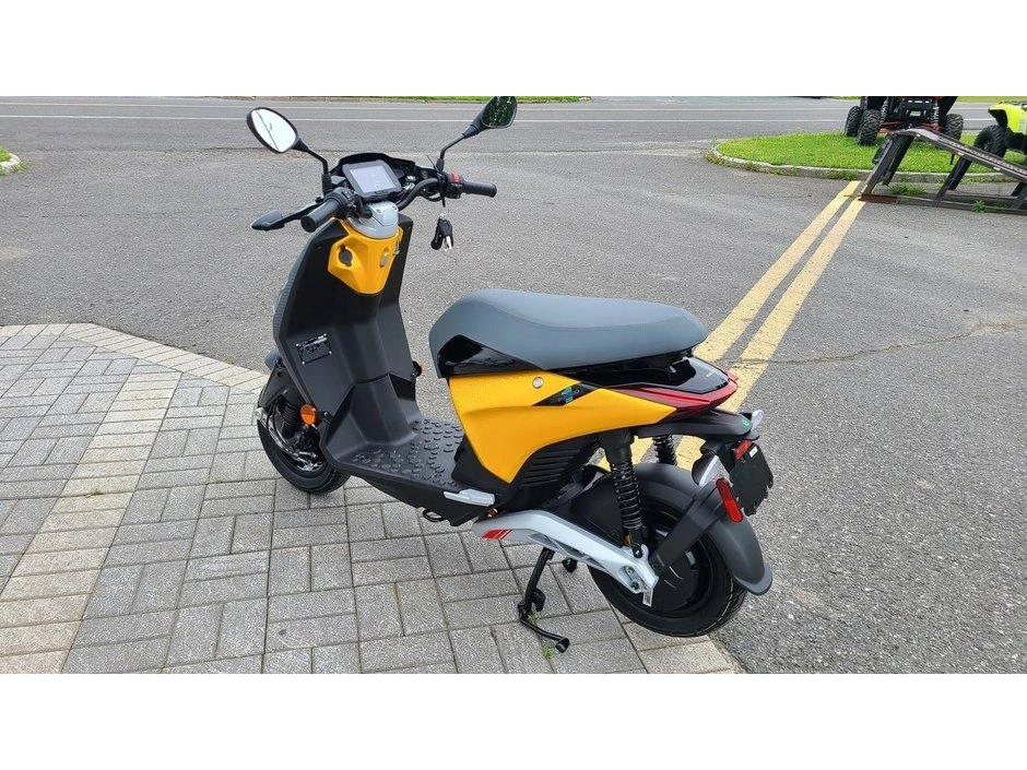 Piaggio 1 Active 2022 alt