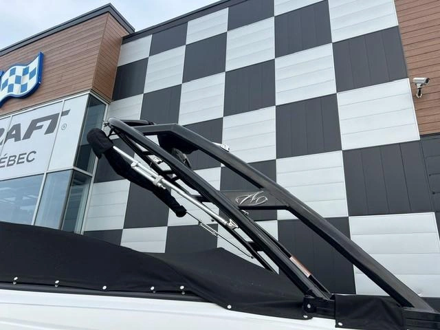 Monterey 224fs Bowrider 2023 alt