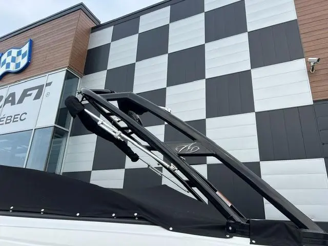 2023 Monterey 224FS BOWRIDER
