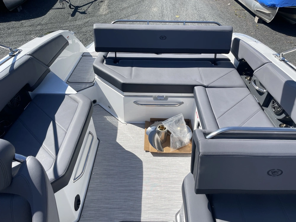 2026 Cobalt Boats R6 alt
