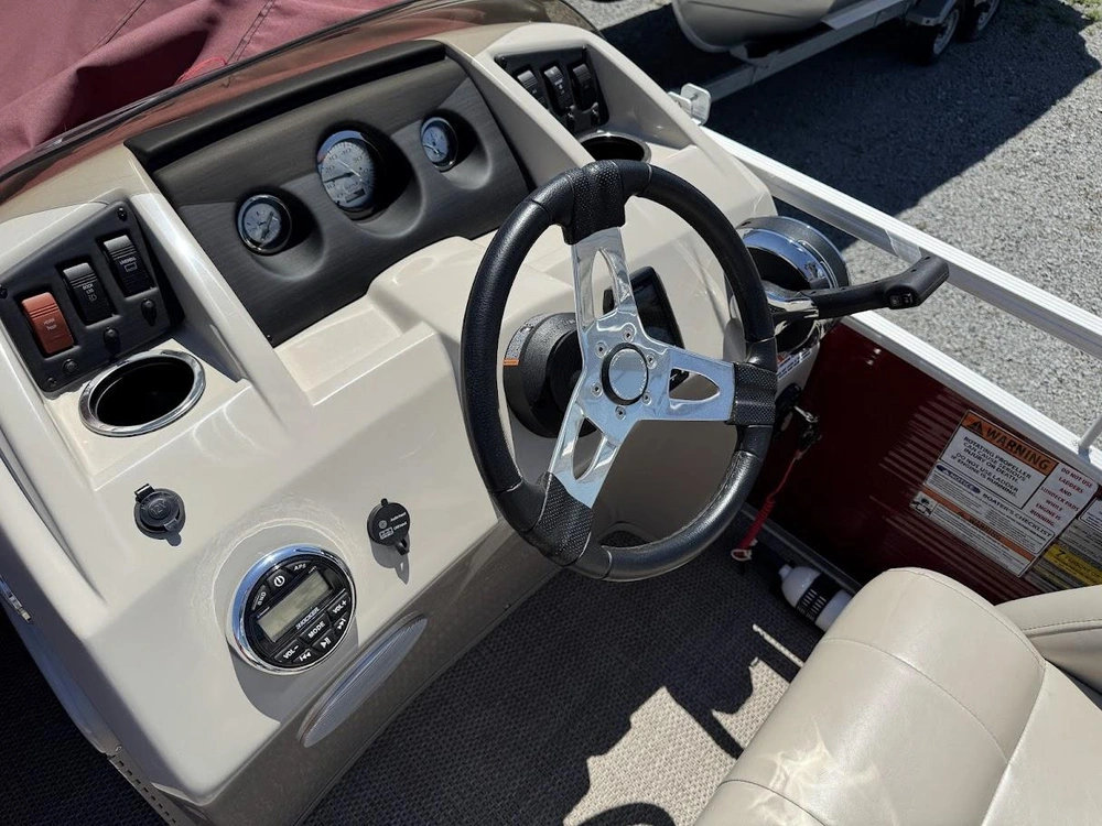 2019 Bennington Marine 188 Sv alt