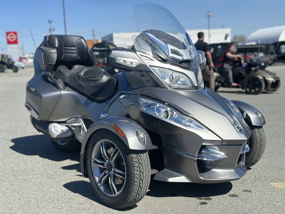 2011 Can-am Spyder Rts alt