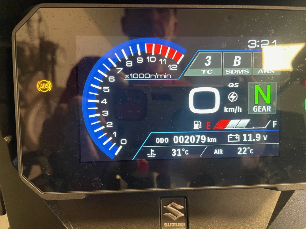 2024 Suzuki V-strom 800 alt