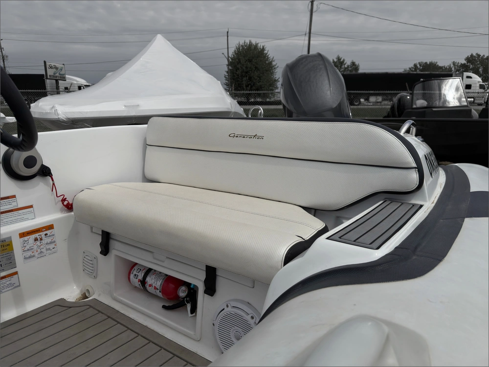 2022 Walker Bay Generation alt
