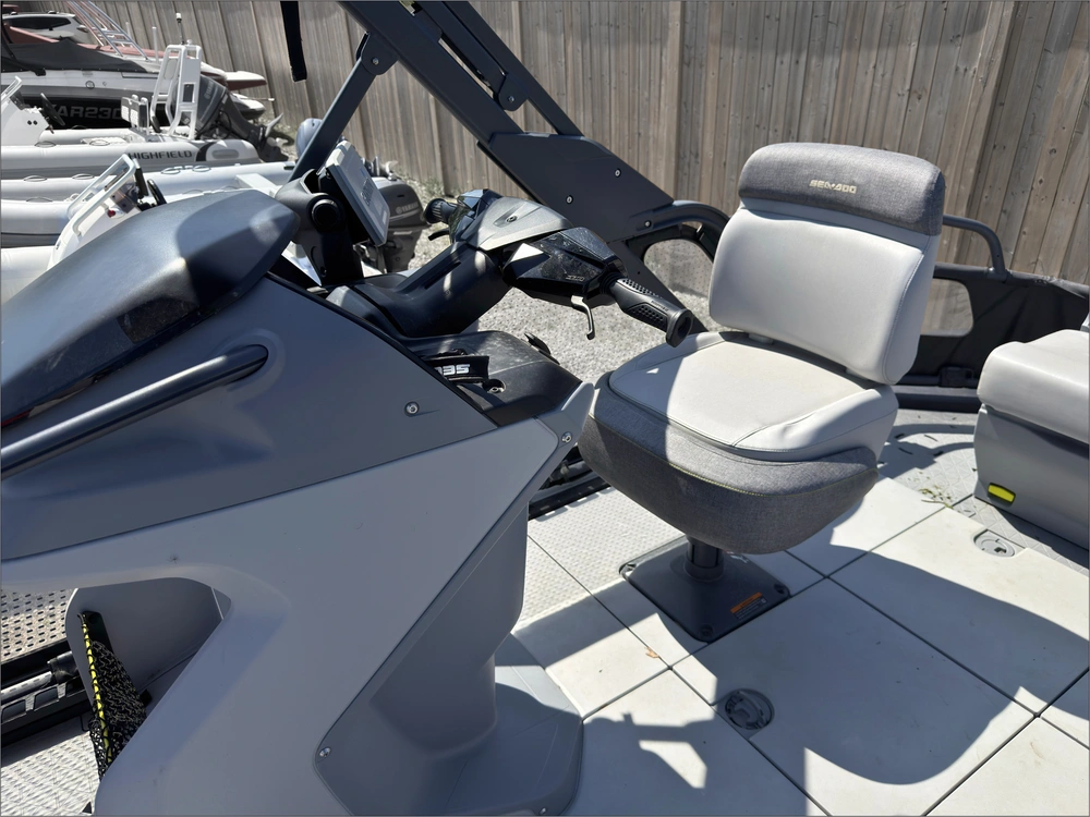 2024 Sea-doo Switch alt