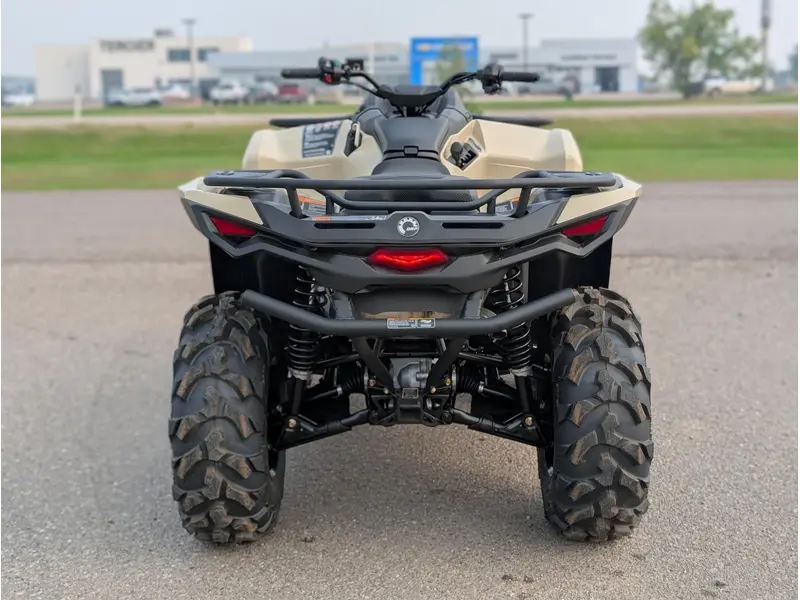 Can-Am Outlander Pro XU HD7 - Desert Tan 2026