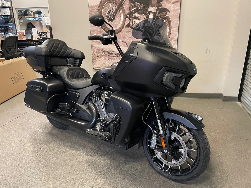 2023 Indian Motorcycle Pursuit Dark Horse Prem - Black Smoke alt
