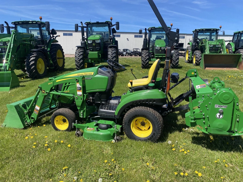 John Deere 1023e 2021 alt