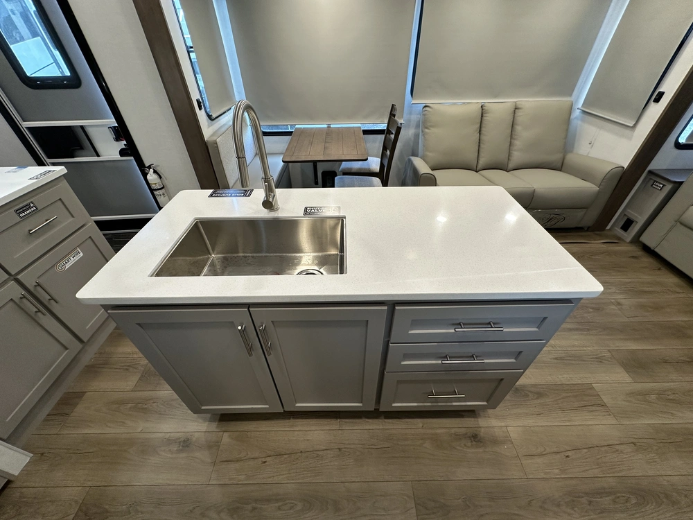 2026 Alliance Rv Avenue 39mbr alt