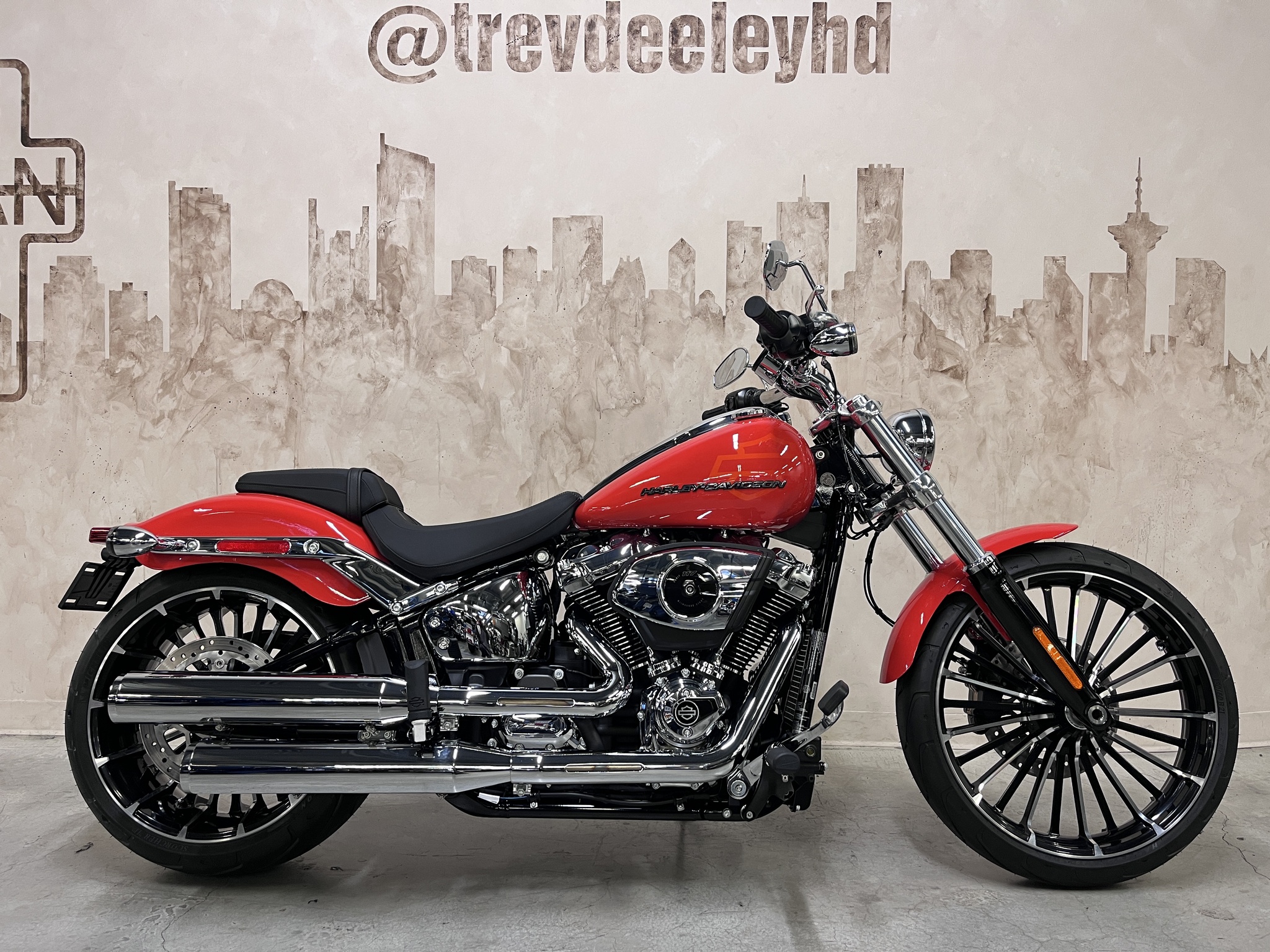 2026 Harley-Davidson FXBR BREAKOUT