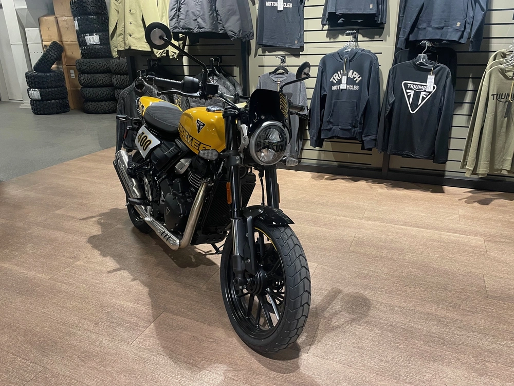 2027 Triumph Tracker 400 - Racing Yellow alt
