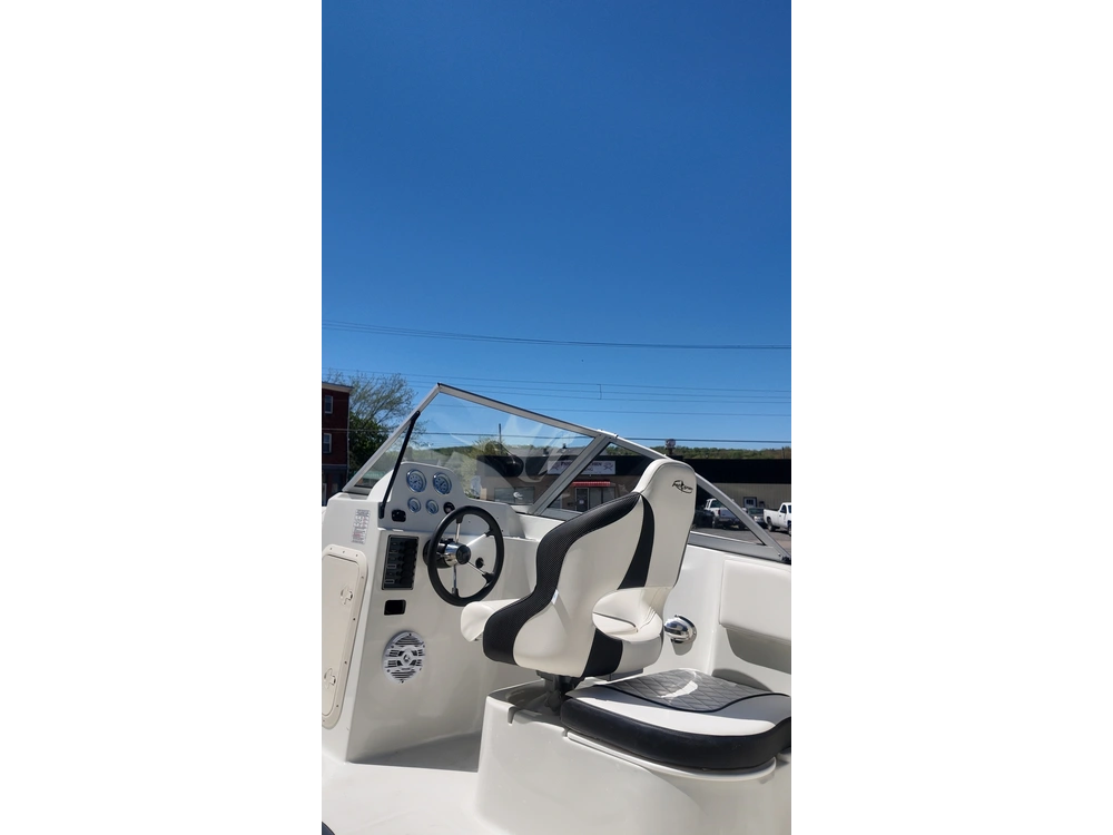 2023 Pro Sports 2000dc W/ Mercury Seapro 150hp Motor & Trailer Pkg
