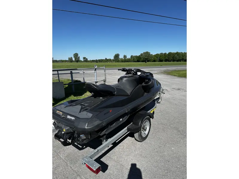 2022 BRP RXP X 300