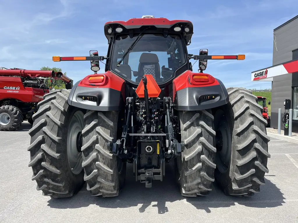 2023 Case IH Optum 270CVX