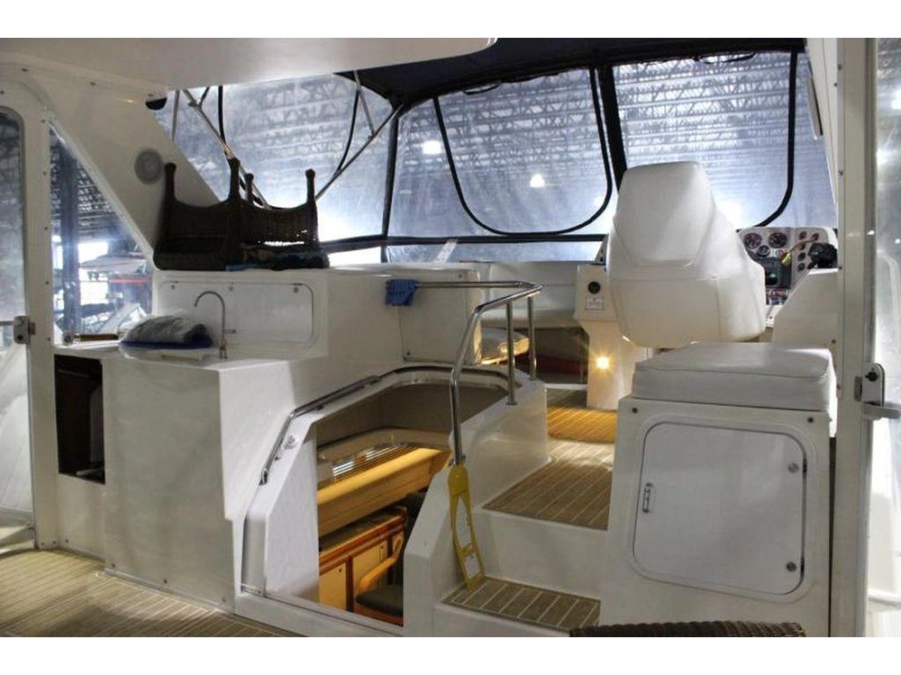 1993 Cruisers Yachts 3850 alt