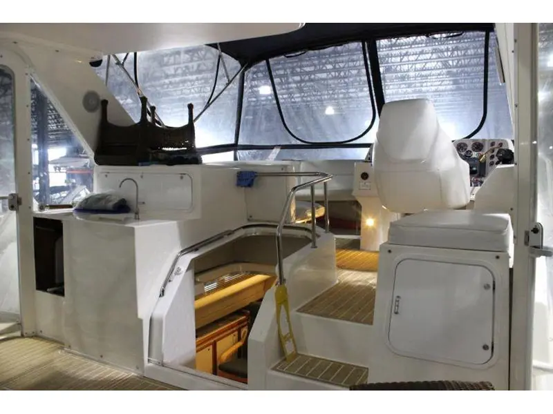 1993 Cruisers Yachts 3850