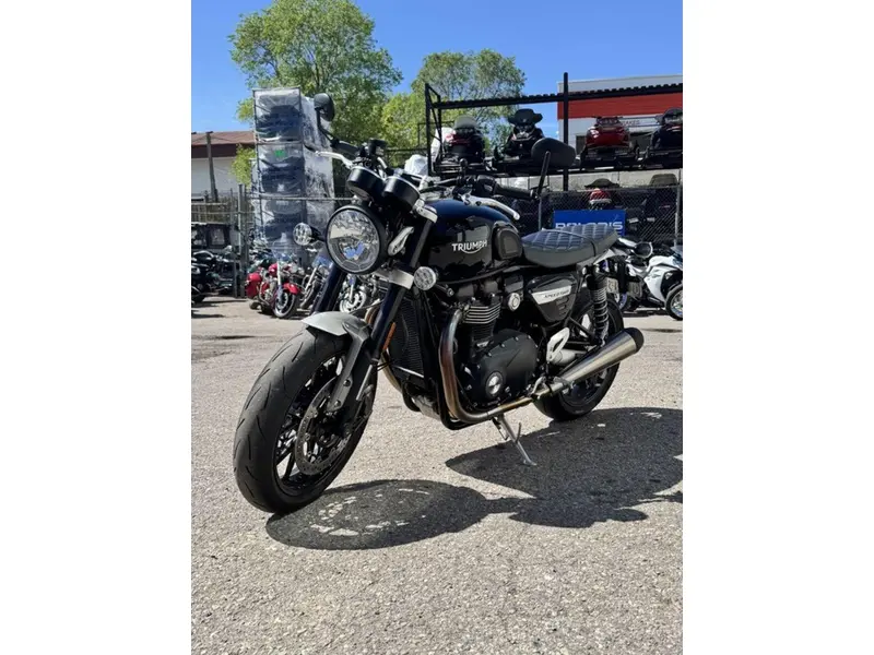 2022 Triumph Speed Twin Jet Black