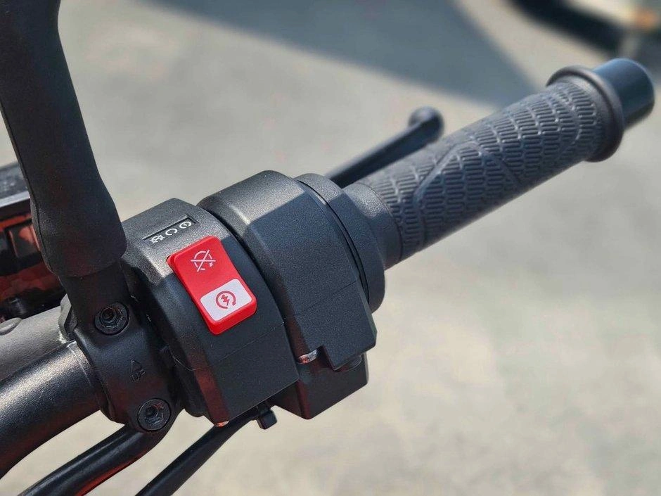 Ktm Duke 890 2022 alt