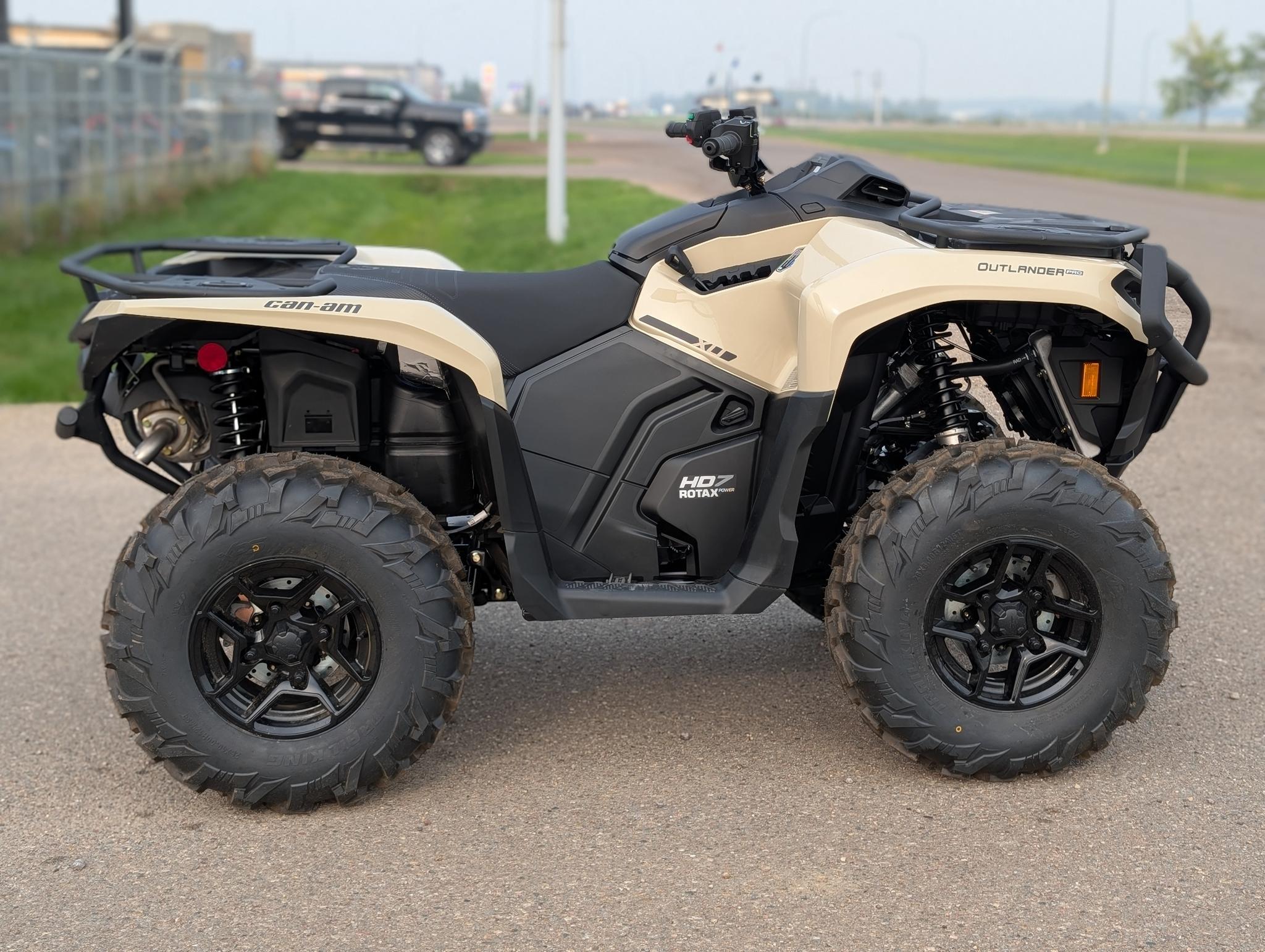 2026 Can-Am Outlander Pro XU HD7 - Desert Tan thumbnail 3