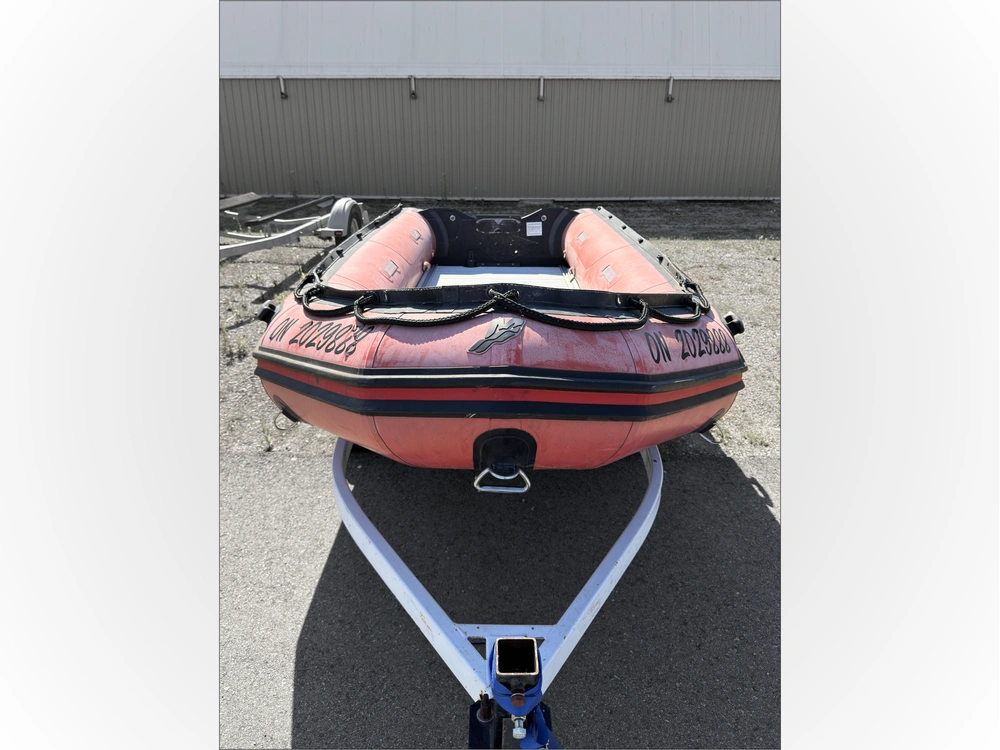 2009 Mercury Inflatable alt
