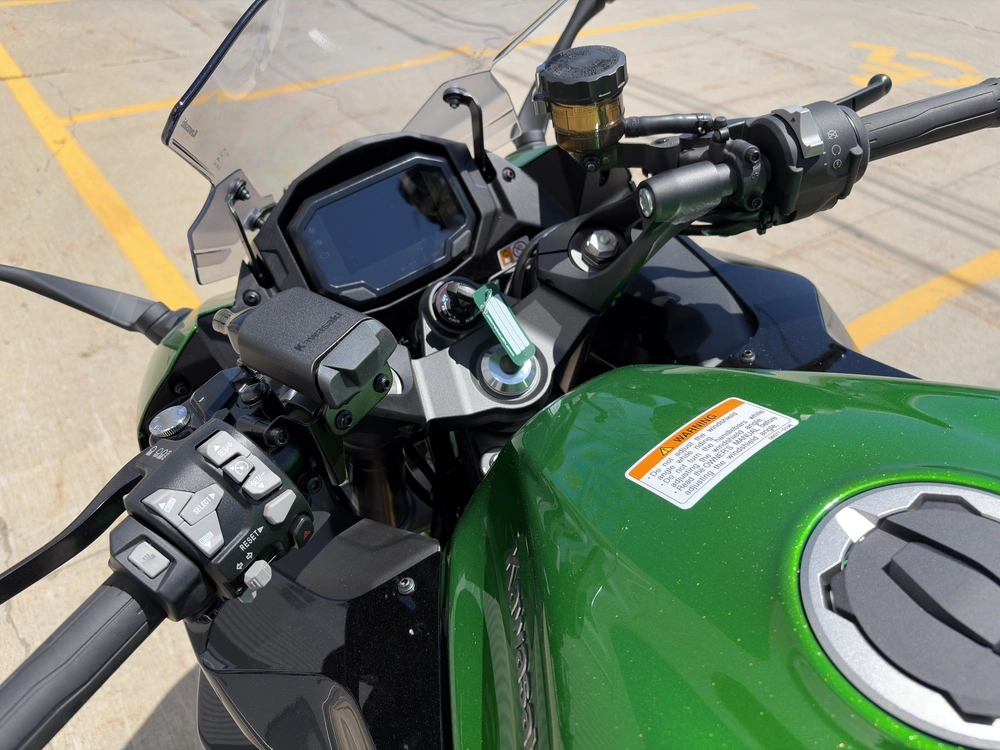 Kawasaki Ninja 1100sx Se 2026 alt