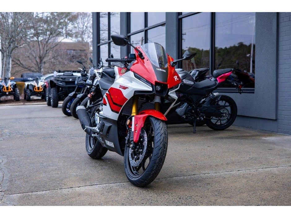 2026 Yamaha Yzf-r3 alt