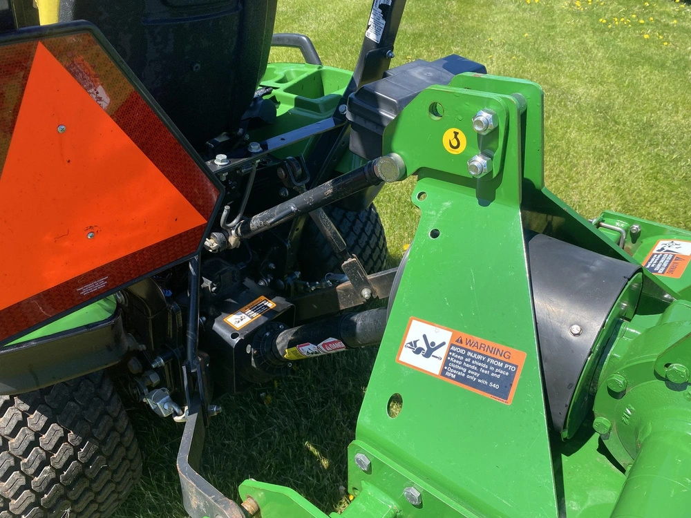 John Deere 1023e 2021 alt