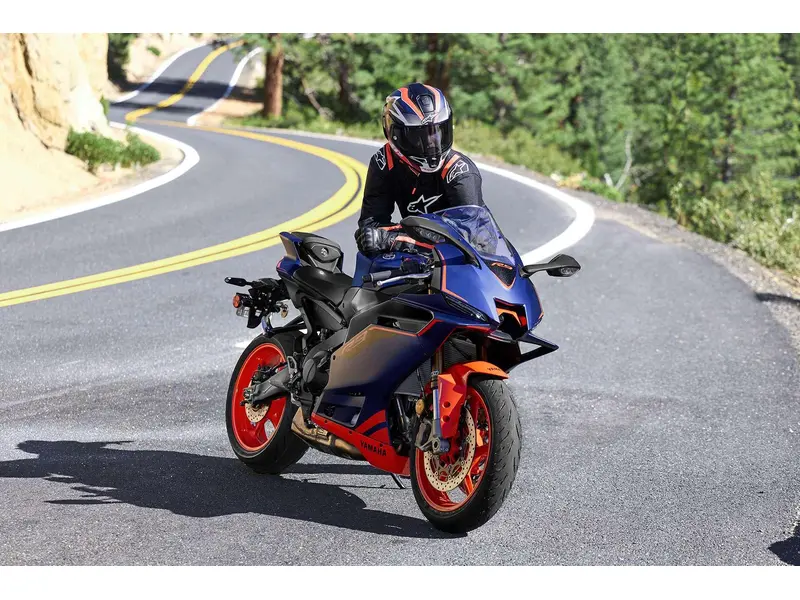 2027 Yamaha YZF-R9 PRE-COMMANDE