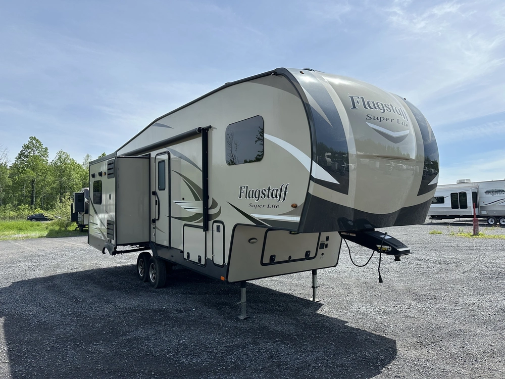 2020 Forest River Flagstaff 526rlws alt