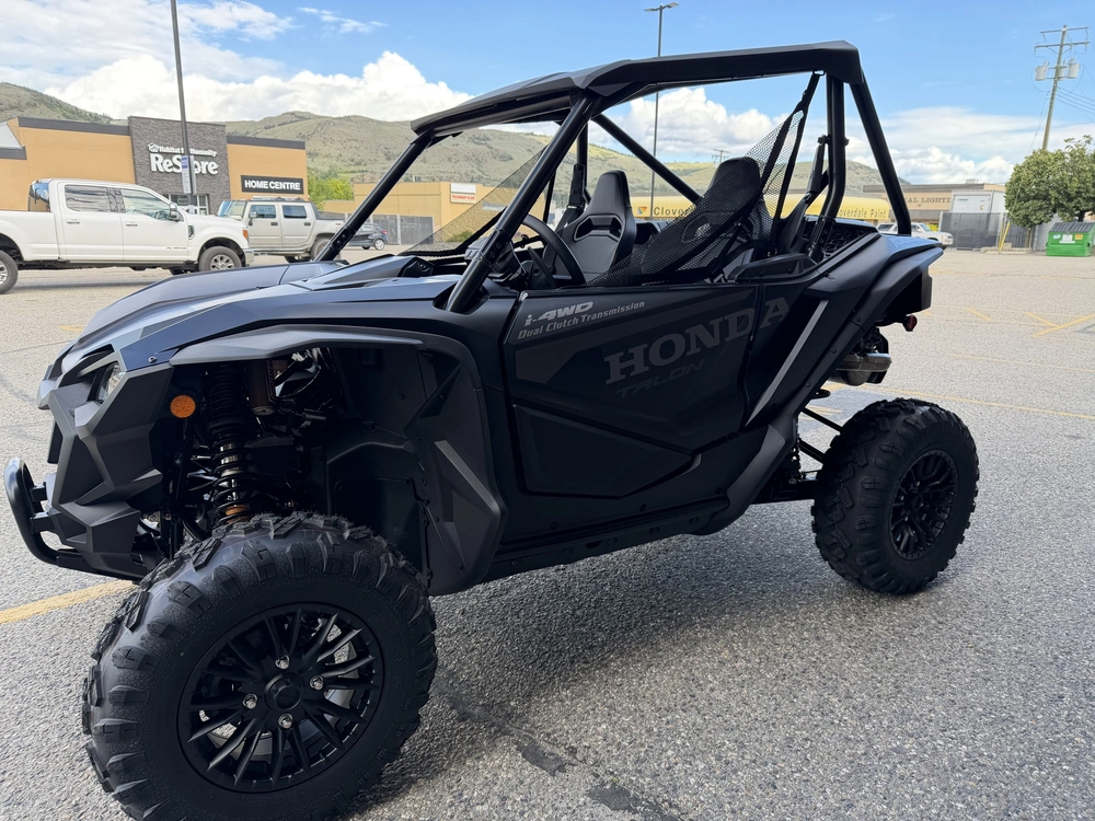 2025 Honda Talon 1000x alt