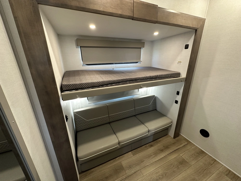 2026 Alliance Rv Avenue 39mbr alt