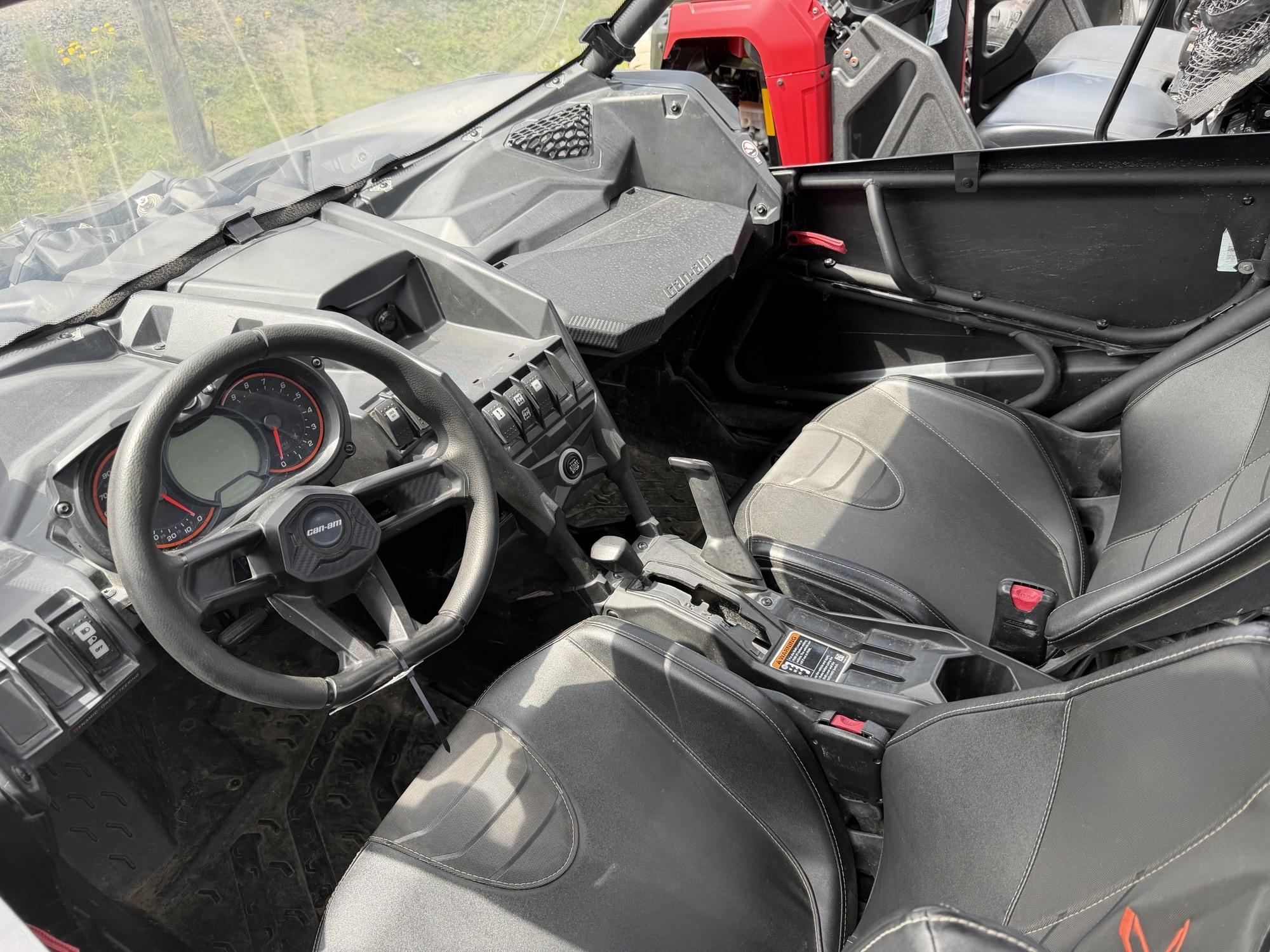2017 Can-Am Maverick X3 thumbnail 8