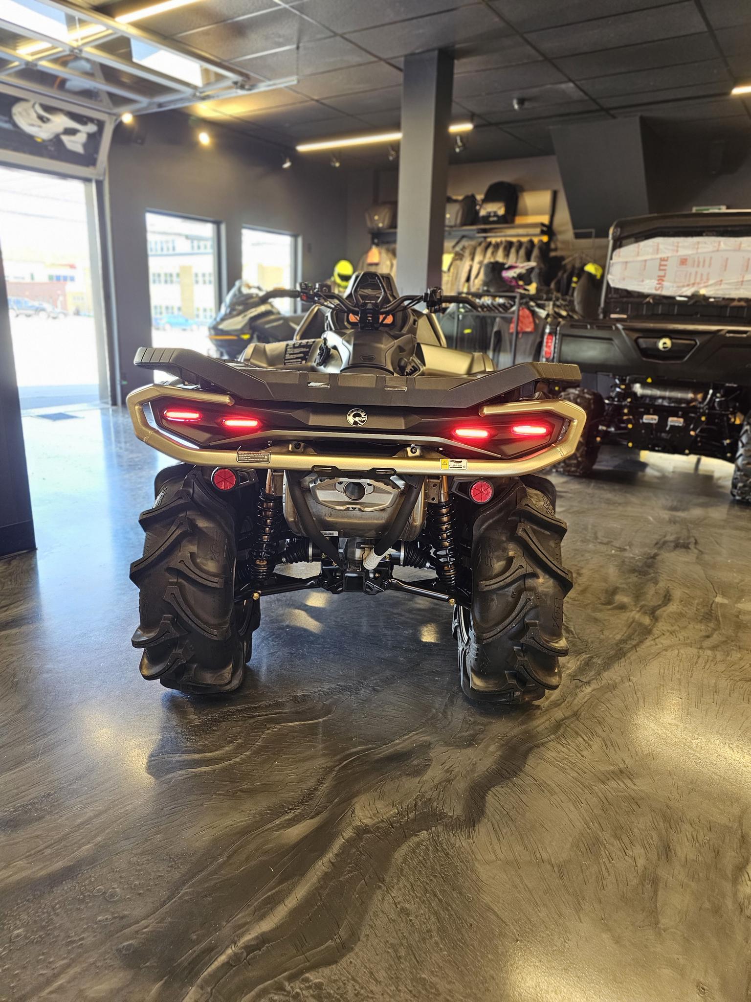 2026 Can-Am OUTLANDER XMR 1000R thumbnail 4