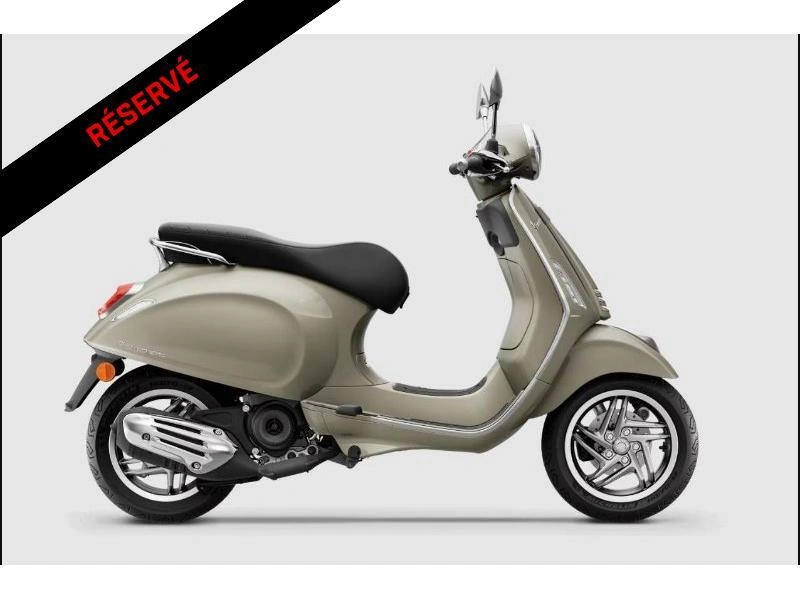2027 Vespa Primavera 50 alt