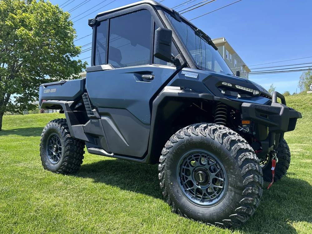 2026 Can-am Defender Ltd Hd11 alt