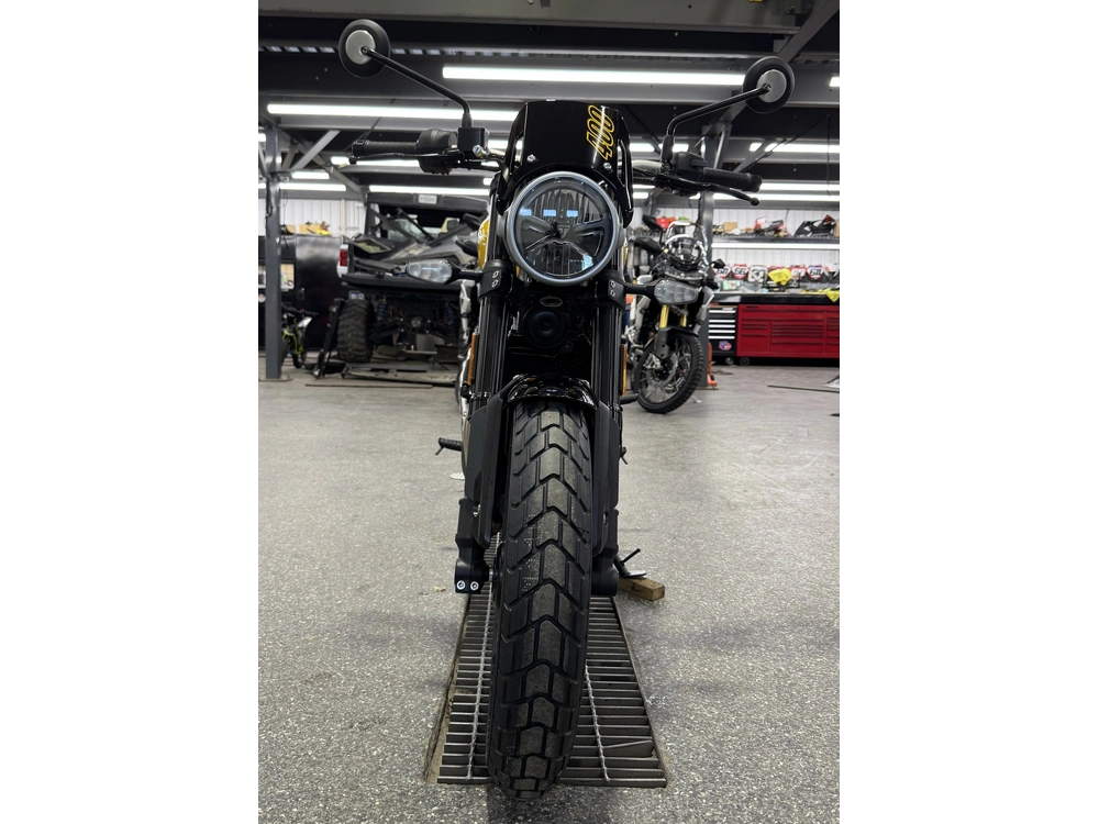 2027 Triumph Tracker 400 Jaune alt