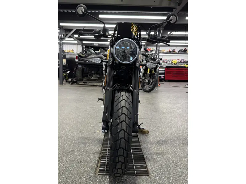 2027 Triumph TRACKER 400 JAUNE