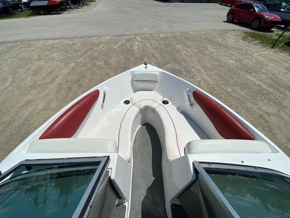 2014 Yamaha Rinker 186 alt
