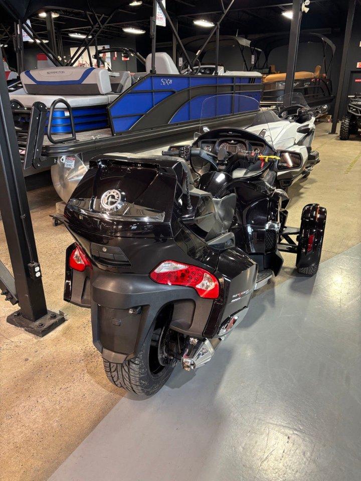 2014 Can-Am rt ltd thumbnail 6
