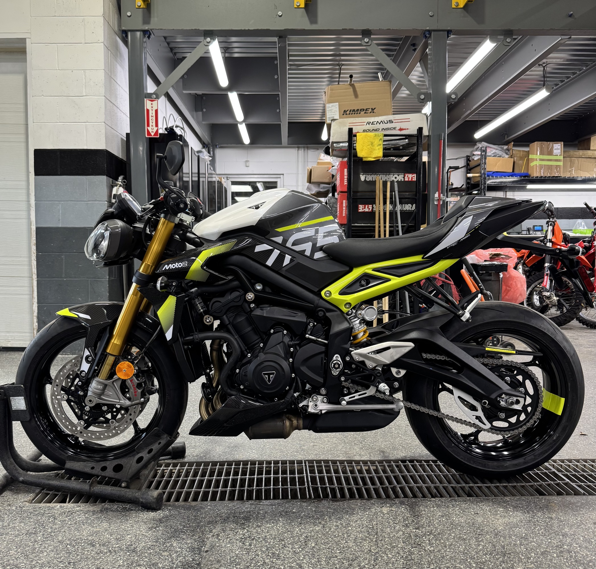 2026 Triumph STREET TRIPLE 765 MO thumbnail 6