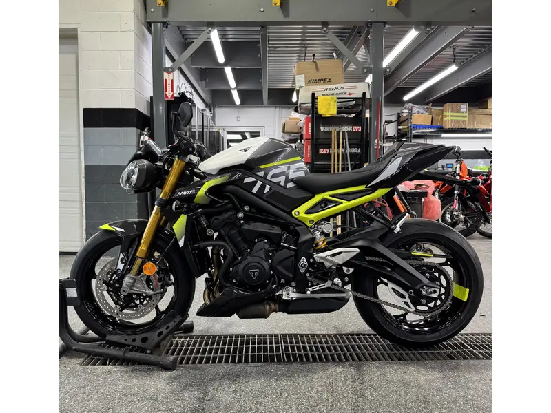 2026 Triumph STREET TRIPLE 765 MO