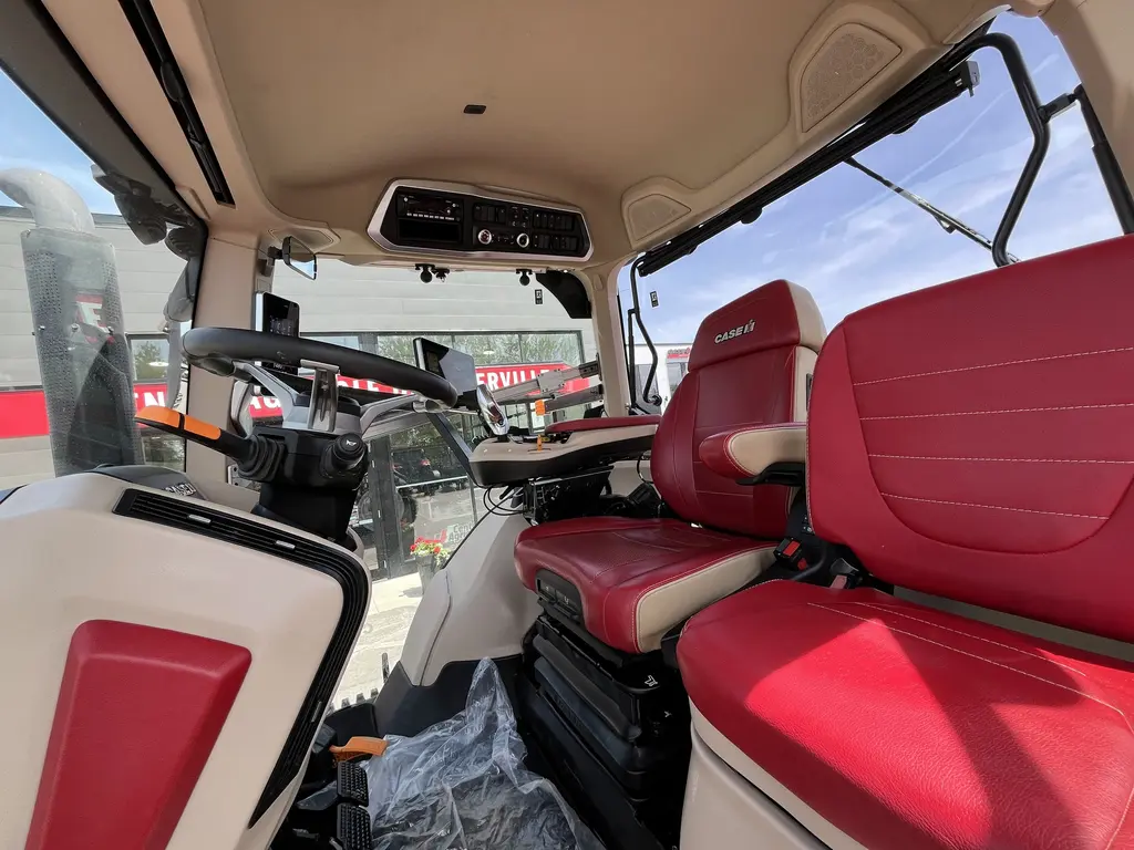 2023 Case IH Optum 270CVX
