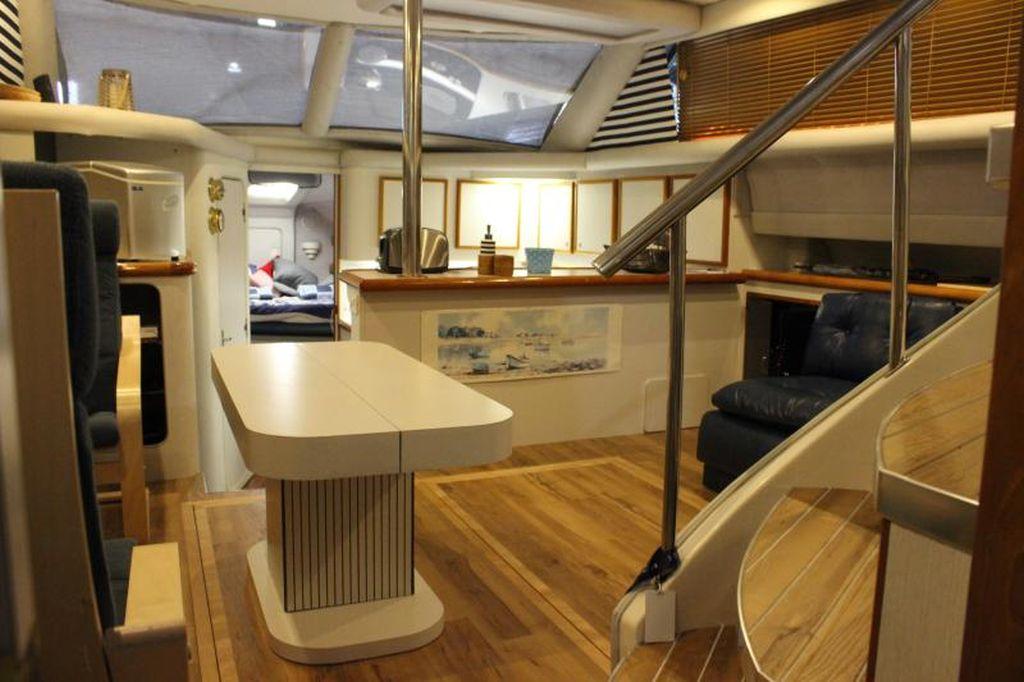 1993 Cruisers Yachts 3850 thumbnail 6