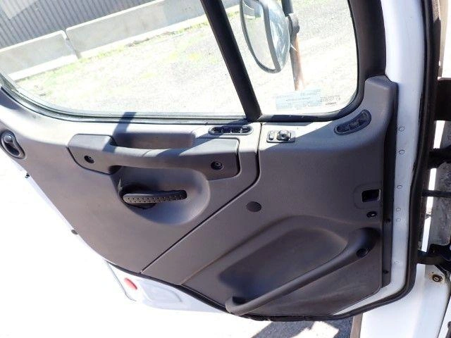 Freightliner M2106 2010