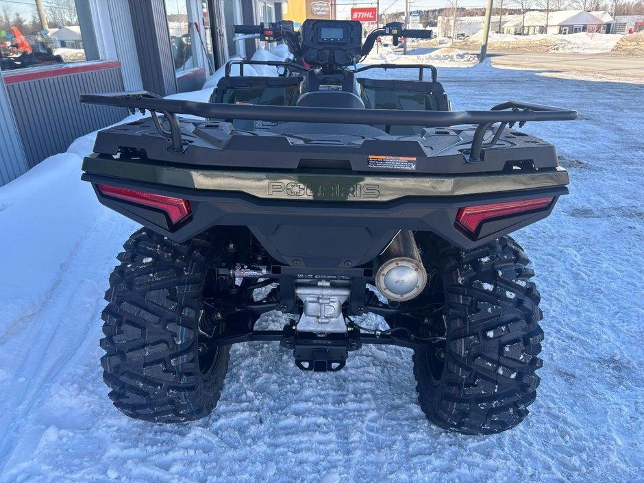 Polaris Polaris Sportsman 570 Premium – 40e Anniversaire Édition Treeline Green Metallic Série Limitée** 2026 alt