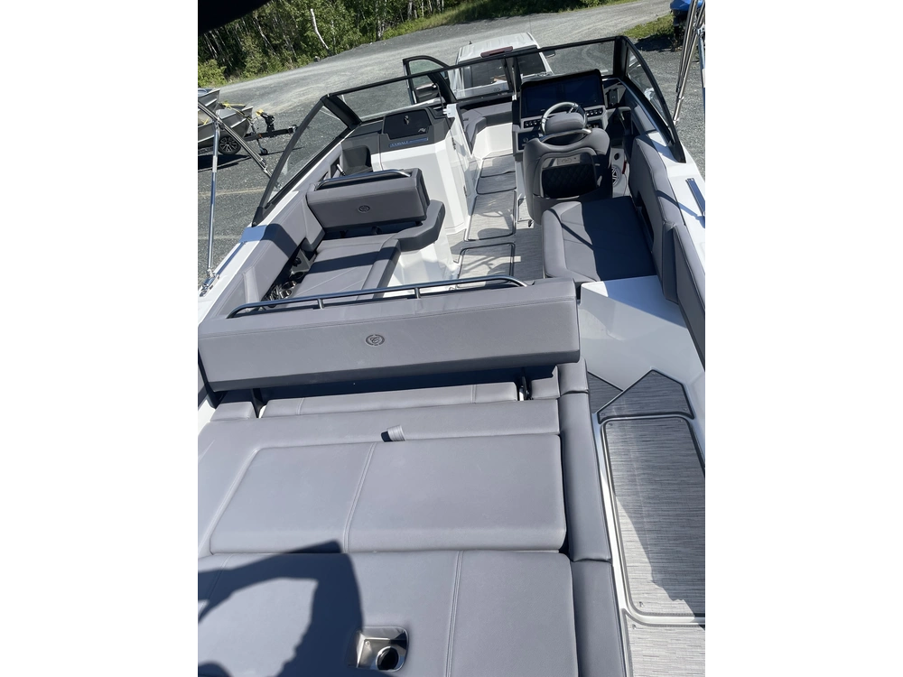 2026 Cobalt Boats R6 alt