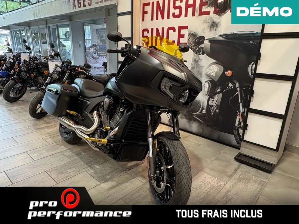 Indian Motorcycle Challenger Dark Horse + 112 & Audio Package 2026 alt