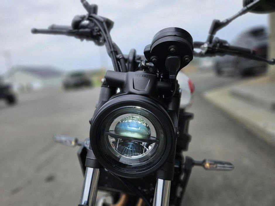 2024 Yamaha Xsr 700 alt