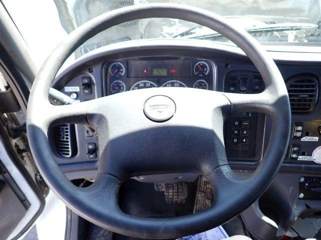 Freightliner M2106 2010