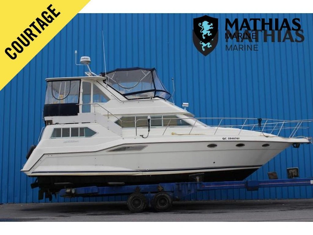 Cruisers Yachts 3850 1993 alt